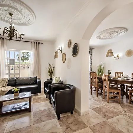 Villa Alexandra By Algarve Holidays Albufeira